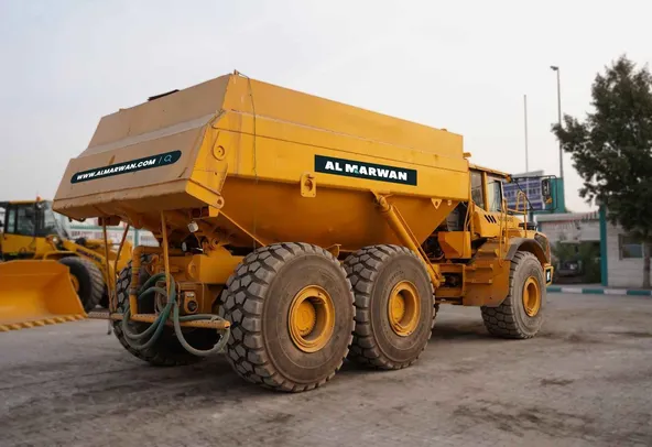 2005 Volvo A40D Off-Road Water Truck Rear Right View - ADW-0001