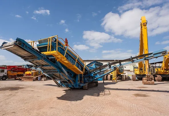 2005 Finlay Fintec 542 Mobile Screener Front Left View