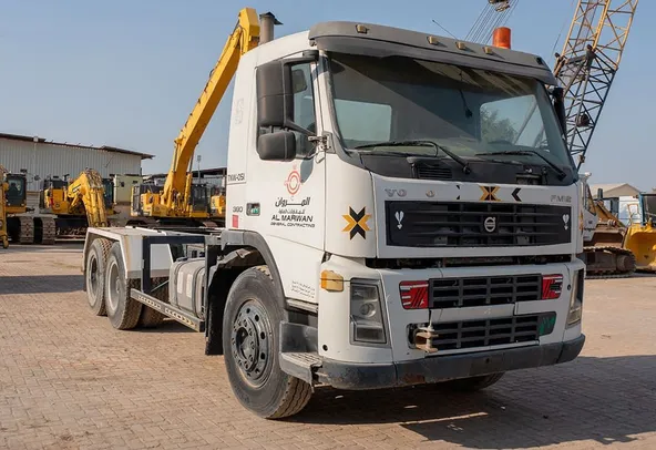 2005 Volvo FM12 6x4 Water Truck Front Right View
