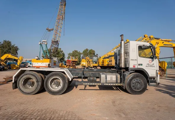 2005 Volvo FM12 6x4 Water Truck Right Side View