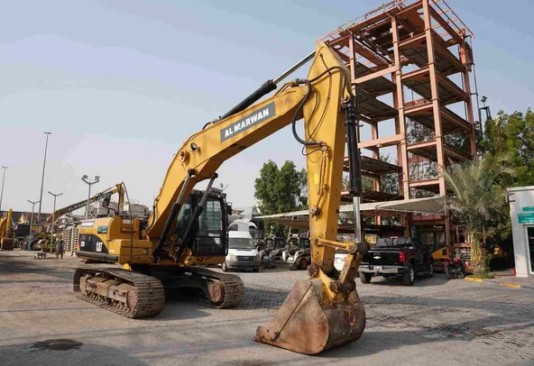 2007 CAT 320D Track Excavator Front Right View - EX-0357
