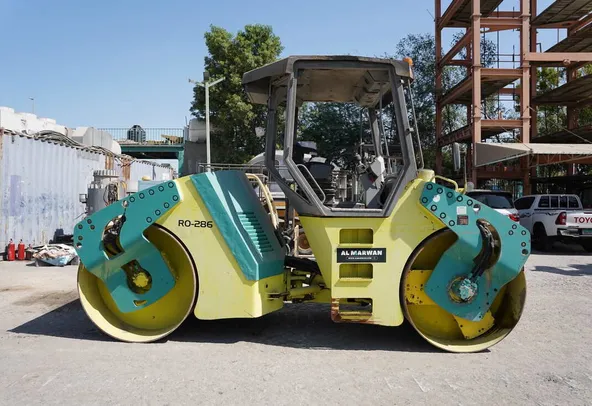 2007 Ammann AV110X Roller Right Side View