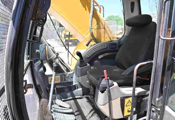 2008 JCB JS330LC Track Excavator Cabin View - EX-0259