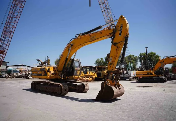 2008 JCB JS330LC Track Excavator Front Right View - EX-0284