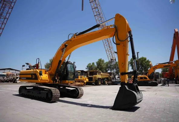 2008 JCB JS330LC Track Excavator Front Right View - EX-0286