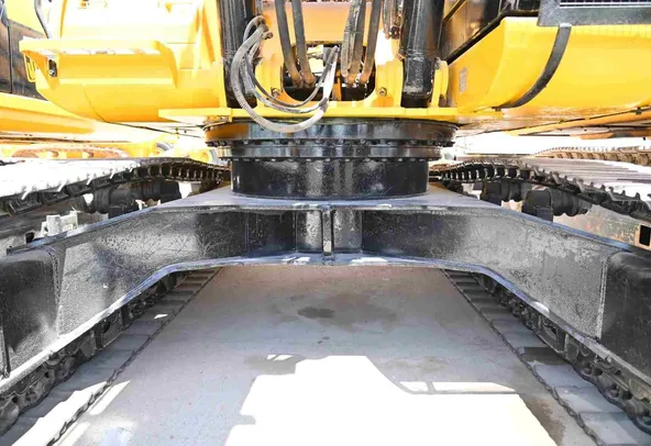 2008 JCB JS330LC Track Excavator Undercarriage View - EX-0259