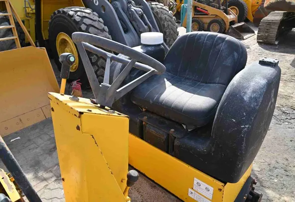 2008 Sakai CR270 Ride-On Roller Cabin View