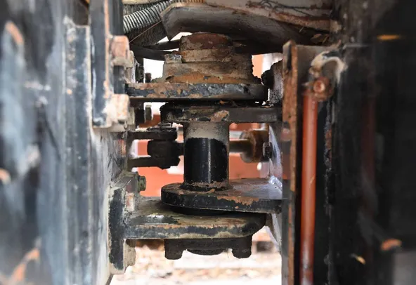 2008 Sakai CR270 Ride-On Roller Undercarriage View