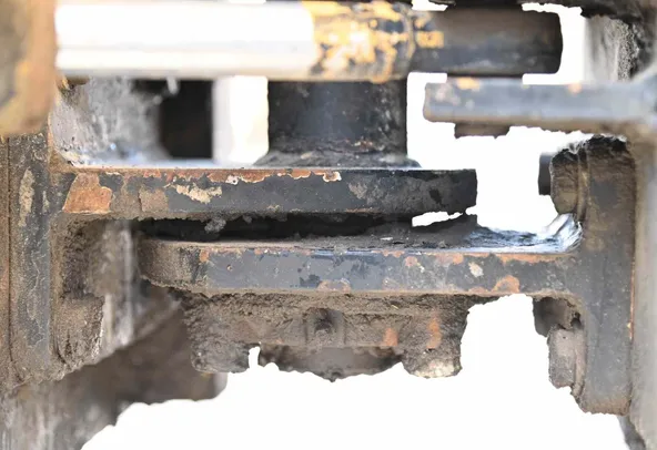 2008 Sakai CR270 Ride-On Roller Undercarriage View