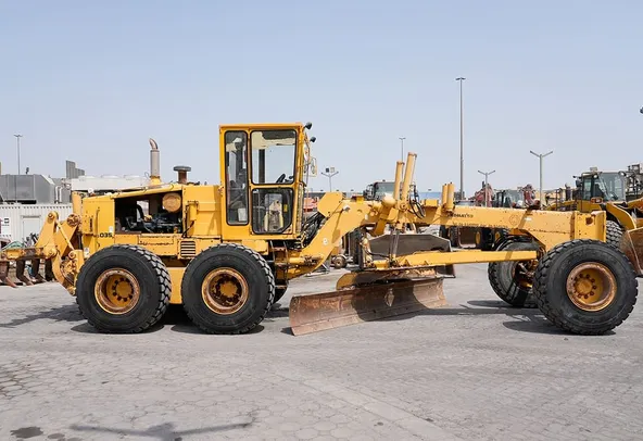 2009 Komatsu GD705A-4AE Motor Grader Right Side View