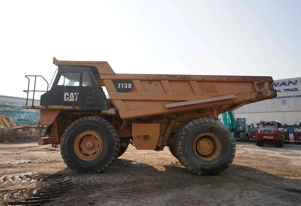 2010 Cat 773D Rigid Dump Truck Left View - RD-0476