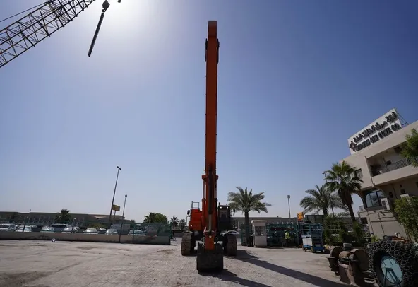 2010 Hitachi ZX870H-3F Zaxis Large 86 ton Hydraulic Crawler Long Reach Boom Excavator Tracked Digger Front View