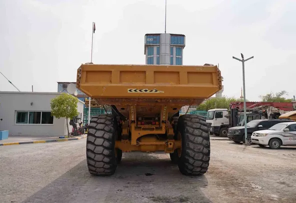 2011 Cat 740B Articulated Dump Truck Rear View