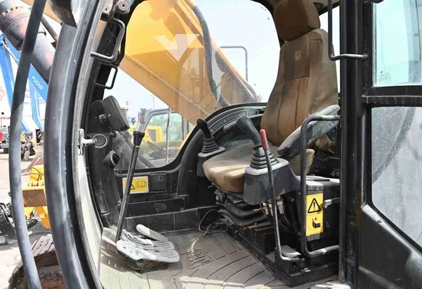 2011 JCB JS330 Track Excavator Cabin View - EX-0296
