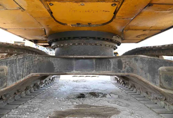 2011 JCB JS330 Track Excavator Front View - EX-0296