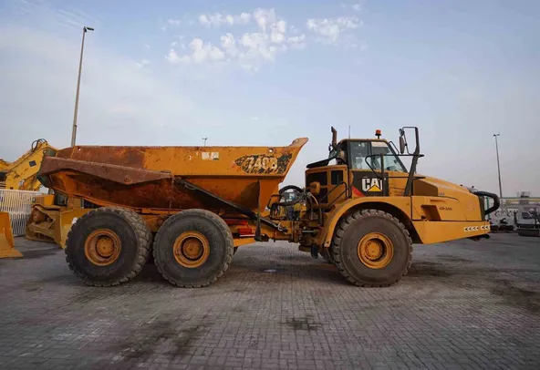 2012 Cat 740B Articulated Dump Truck Right View