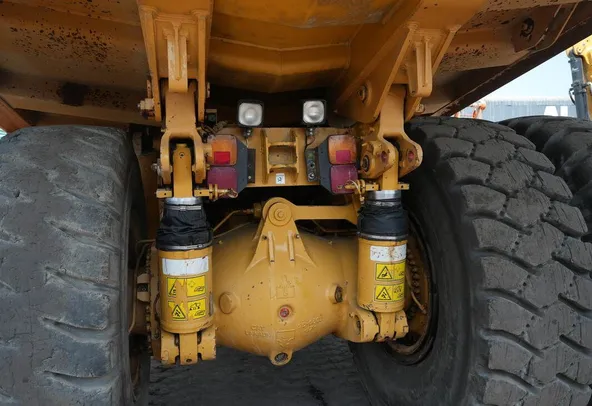 2012 cat 773E rigid dump truck hydraulics