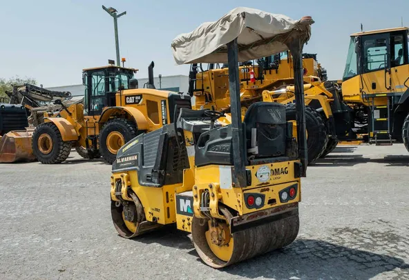 2013 Bomag BW90AD-5 Articulated Tandem Roller Front Right Image