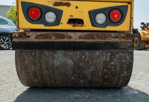 2013 Bomag BW90AD-5 Articulated Tandem Roller Undercarriage Image