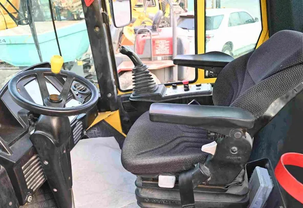 2014 Bomag BW 226 DH-4 Single Drum Roller Cabin View