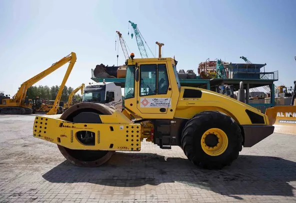 2014 Bomag BW 226 DI-4 BVC Single Drum Roller Left View - RO-0348