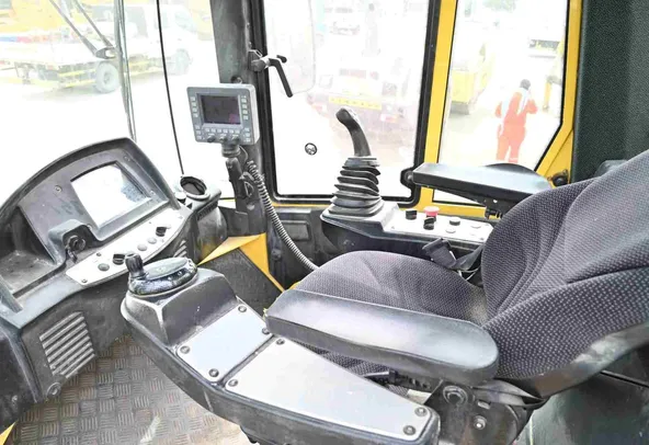 2014 Bomag BW226 DI-4 BVC Single Drum Roller Cabin View