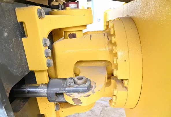 2014 Bomag BW226 DI-4 BVC Single Drum Roller Undercarriage View