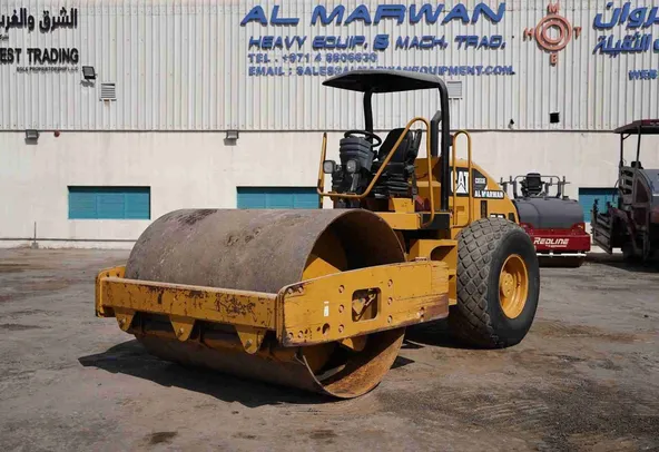 2014 Cat CS533E Single Drum Roller Front Left View - RO-0444