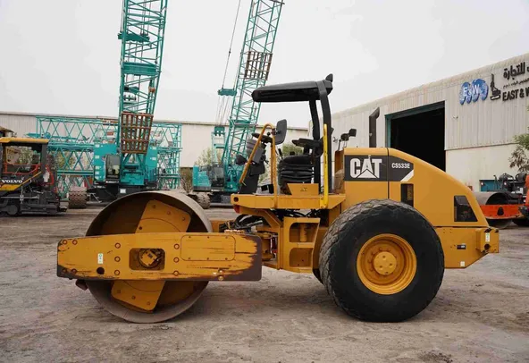 2014 Cat CS533E Single Drum Roller Left View - RO-0437