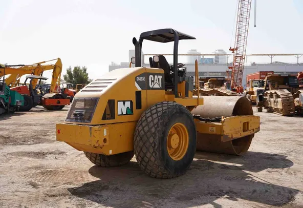 2014 Cat CS533E Single Drum Roller Rear Right View - RO-0444