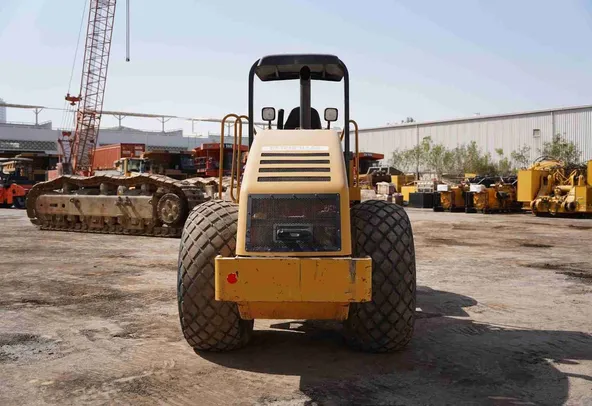 2014 Cat CS533E Single Drum Roller Rear View - RO-0444