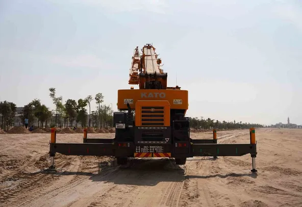 2015 Kato KR25H-V8 SR250Ri Mobile Crane Rear View