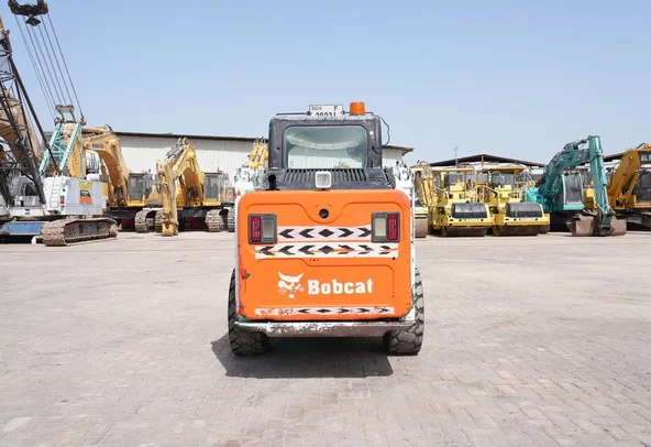 2015 bobcat s450 skid steer loader rear view