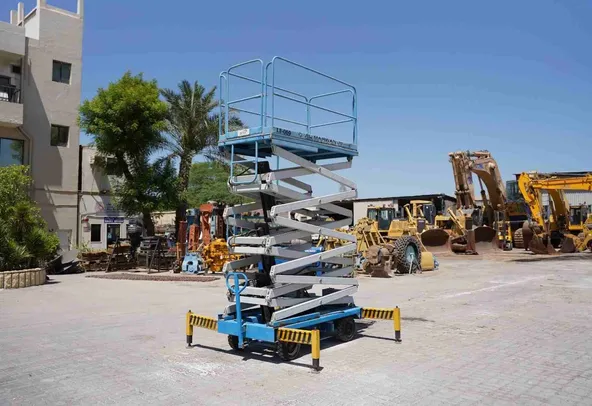 2016 Beta B500 Electric Scissor Lift Front Left View - LF-0069