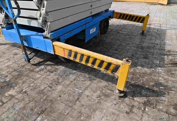 2016 Beta B500 Electric Scissor Base Stabilizer View - LF-0066