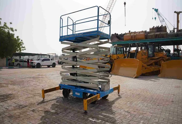 2016 Beta B500 Electric Scissor Lift Front Right View - LF-0066