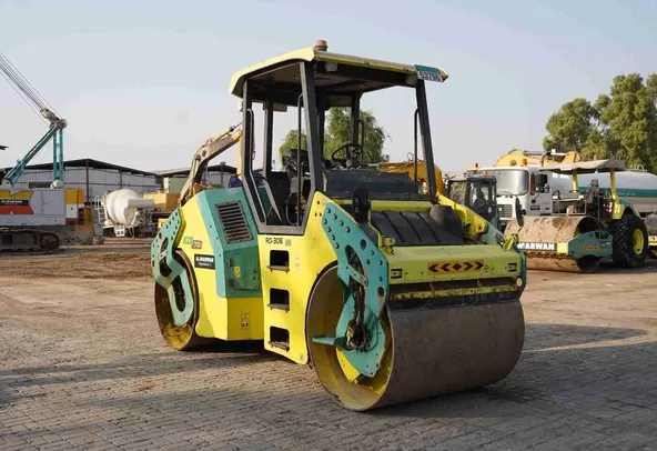 2017 Ammann AV70X Articulated Tandem Roller Front Right View