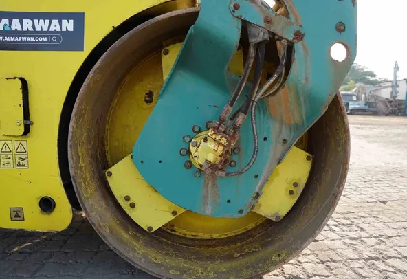 2017 Ammann AV70X Articulated Tandem Roller Undercarriage View