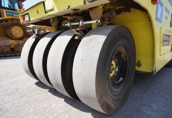 2017 ammann AP240 pneumatic tyre roller