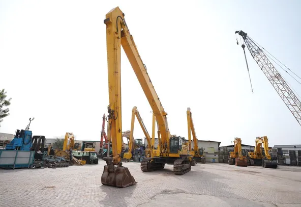 2017 Komatsu PC850SE-8R1 Long Boom Excavator Front Left View