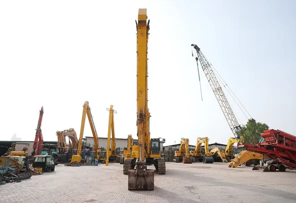 2017 Komatsu PC850SE-8R1 Long Boom Excavator Front View