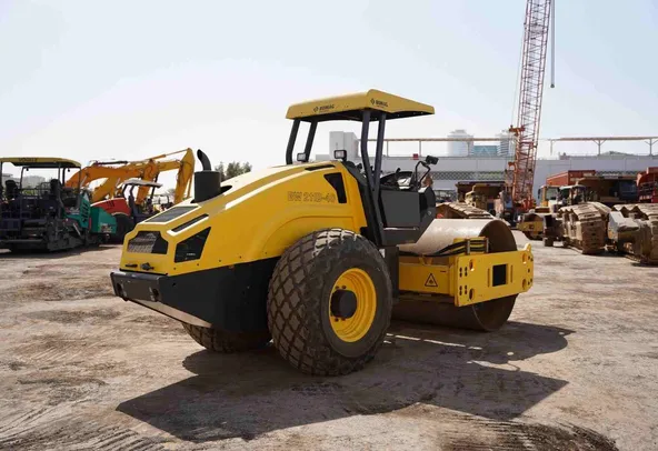 2018 Bomag BW 211 D-40 Single Drum Roller Rear Right View - RO-0445