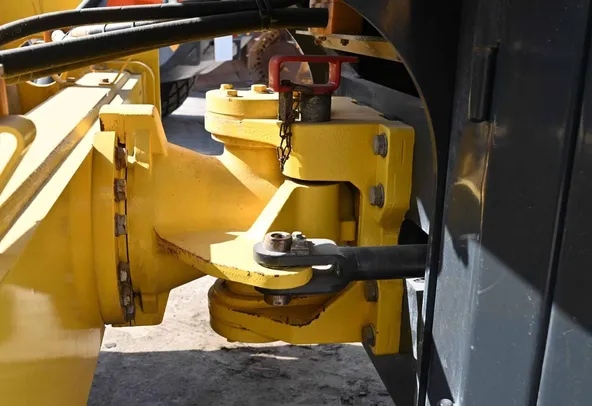 2018 Bomag BW 211 D-40 Single Drum Roller Undercarriage View - RO-0445