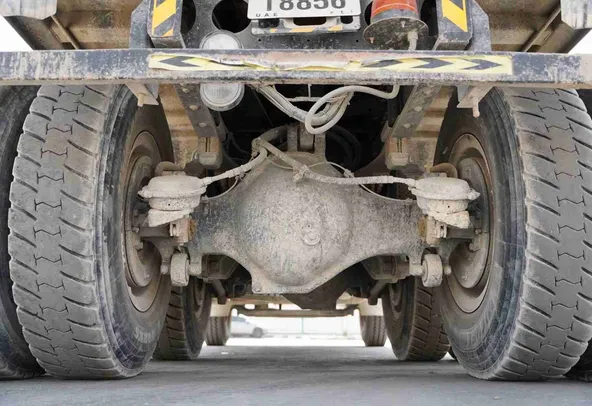 2018-hino-700-series-zs-4041-6x4-tipper-truck-undercarriage-view-tk-0394