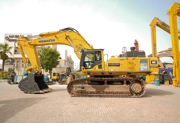 2018 Komatsu PC850SE-8R1 track excavator left side image