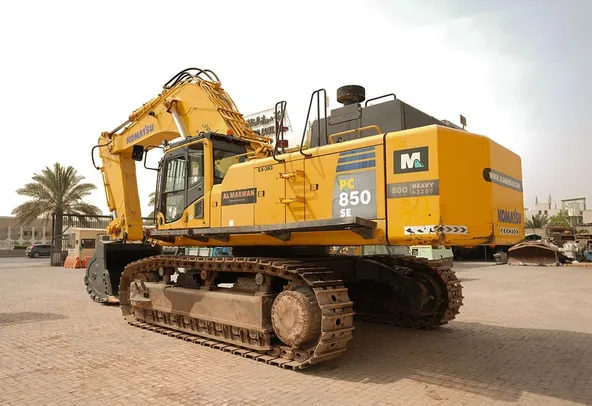 2018 Komatsu PC850SE-8R1 track excavator rear left image