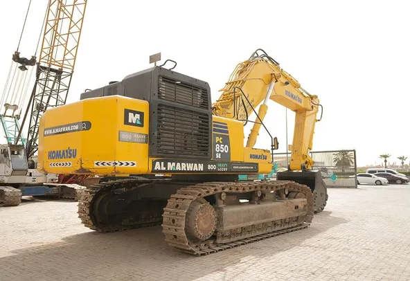 2018 Komatsu PC850SE-8R1 track excavator rear right image