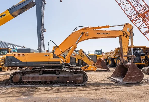 2019 Hyundai 480LC-9S Track Excavator Right Side View