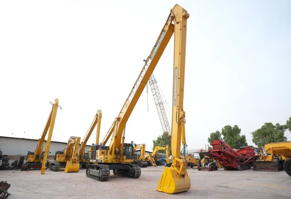 2019 Komatsu PC850-8R1 Long Boom Excavator Front Right View