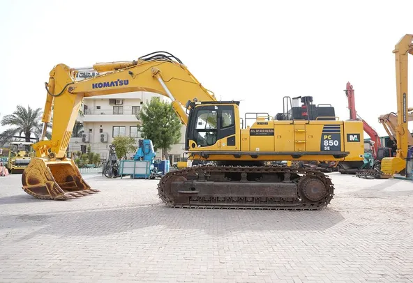 2019 Komatsu PC850-8R1 Track Excavator Left Side View